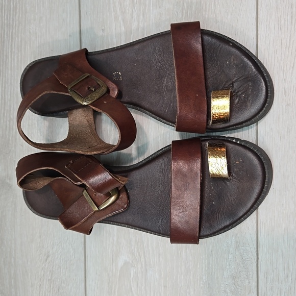 Sundance Leather Toe Loop Platform Buckle Sandals sz 37 / 6.5 - Picture 3 of 13